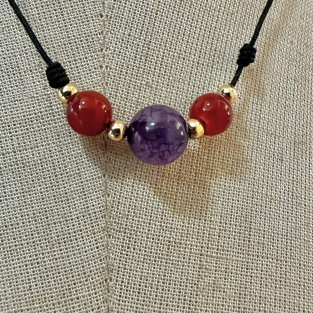 Amethyst and carnelian beaded necklace on cord - Picture 4 of 5